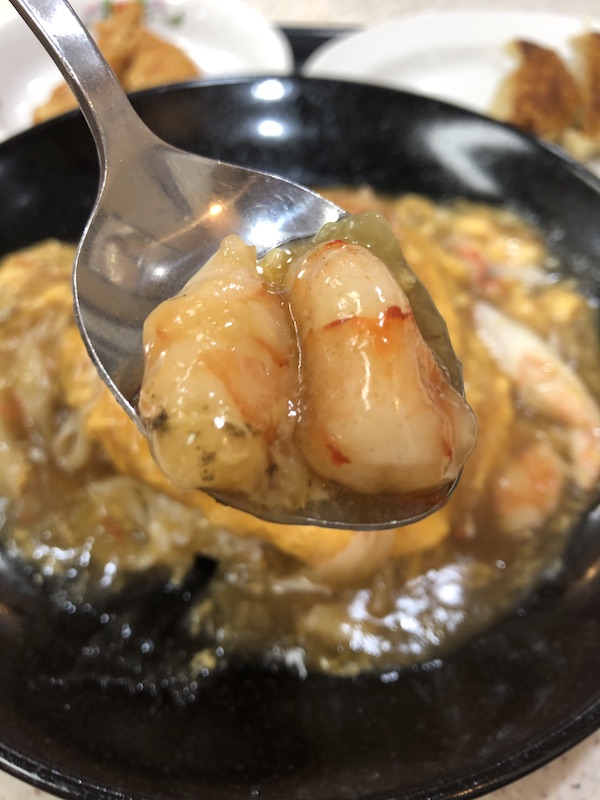 食レポ 餃子の王将の極王天津飯 醤油ベースのタレと卵が絡み合う至高の一品 ガジェット探訪記